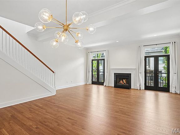 4th image of 11 Portland Ct
