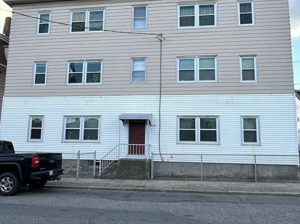 436 3rd St #2S, Fall River, MA 02721