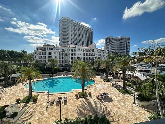 3900 Island Blvd #B303 — Photo 31