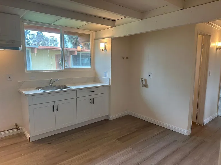 1215 E Central Ave — Photo 12