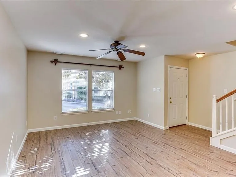 730 Redwing Place Dr — Photo 4