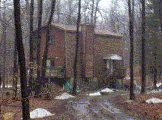 413 Little Billy Ln, Tobyhanna, PA