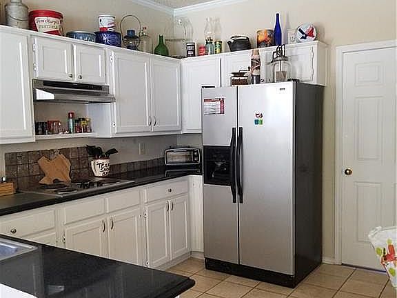 4th image of 1308 Woodlake Ct