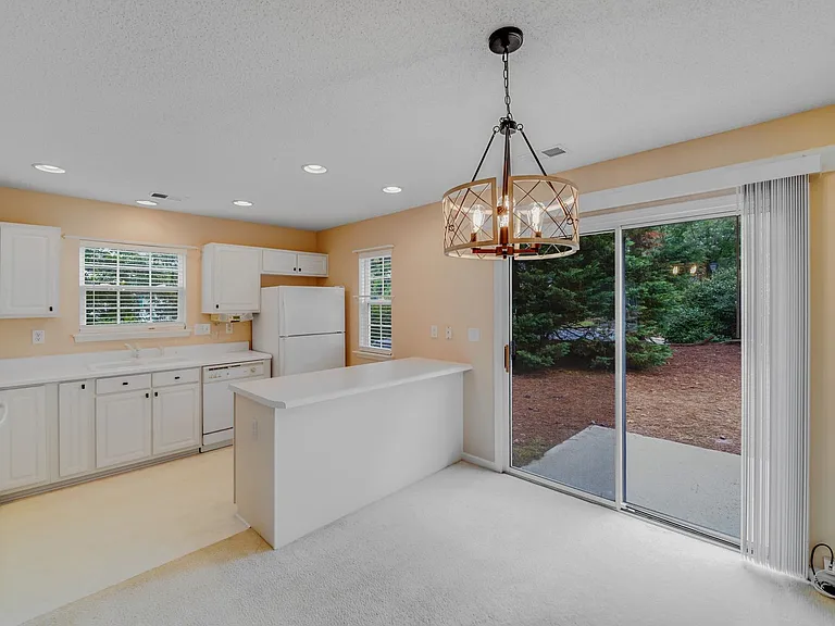 15021 Deshler Ct — Photo 4