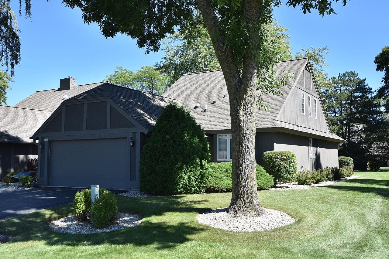 10314 North Charter Mall ROAD, Mequon, WI 53092 Zillow
