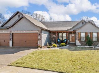 205 Lonepine Dr, Wentzville, MO 63385