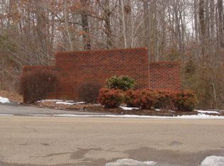 King Arthur Dr, Paris, TN 38242