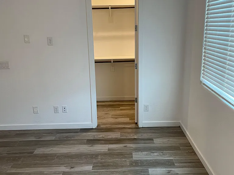 18796 W Cameron Dr — Photo 13