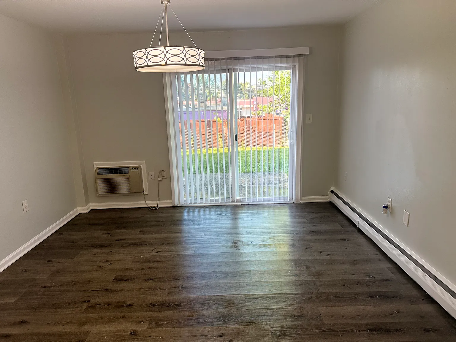2 bed, 800 sqft, $1,750 — Photo 3