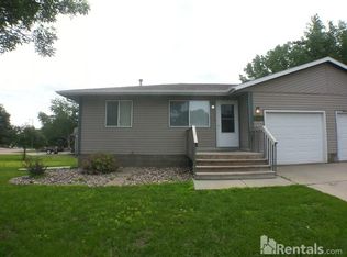 1523 E Cedar Cir, Brandon, SD 57005