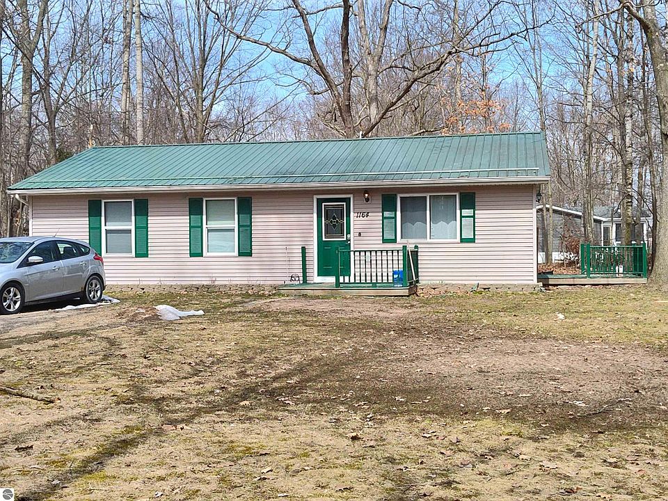 1164 Queensway Dr, Weidman, MI 48893 Zillow