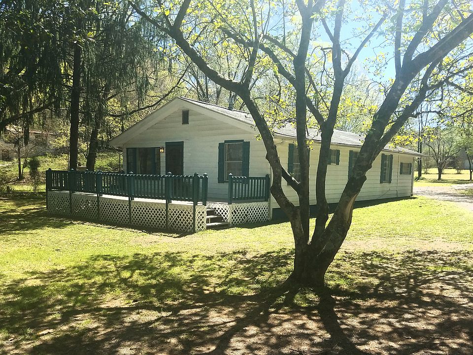 1400 SF 3br 2 full bath