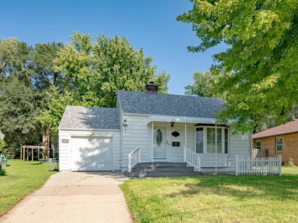 3710 Grandview Blvd, Sioux City, IA 51104