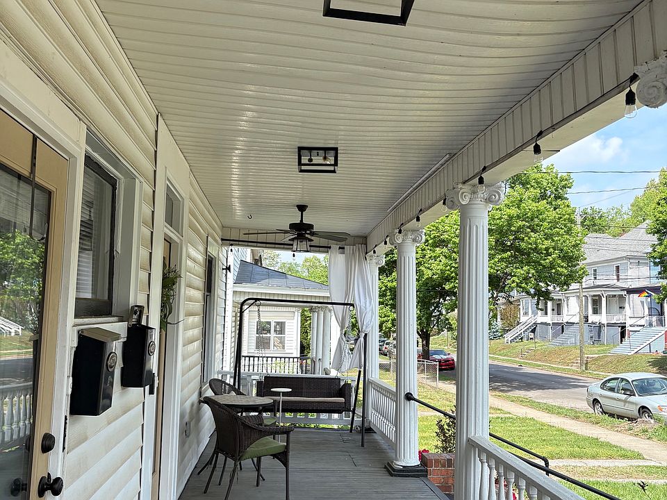 Front Porch w/ New LED Overhead Lighting and Outdoor Ceiling Fan! New Solar Lights Installed!