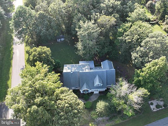 2nd image of 201 Greenway Dr