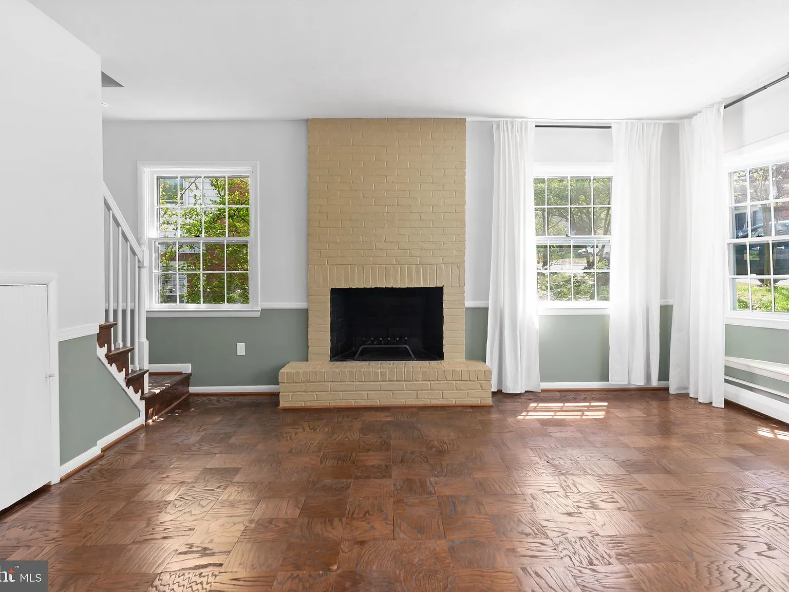 3 bed, 1572 sqft, $3,100 — Photo 3