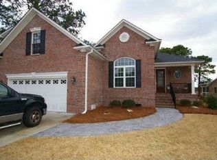 1004 Pelican Dr, New Bern, NC 28560