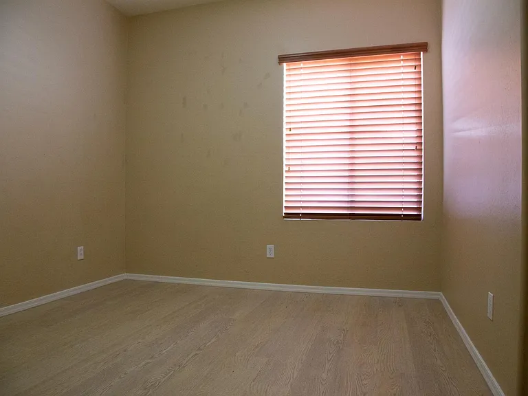 7016 W Branham Ln — Photo 7