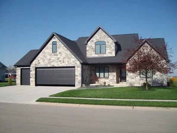 1207 Brittany Dr, Celina, OH 45822