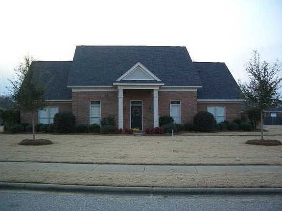 3rd image of 417 Towne Lake Dr