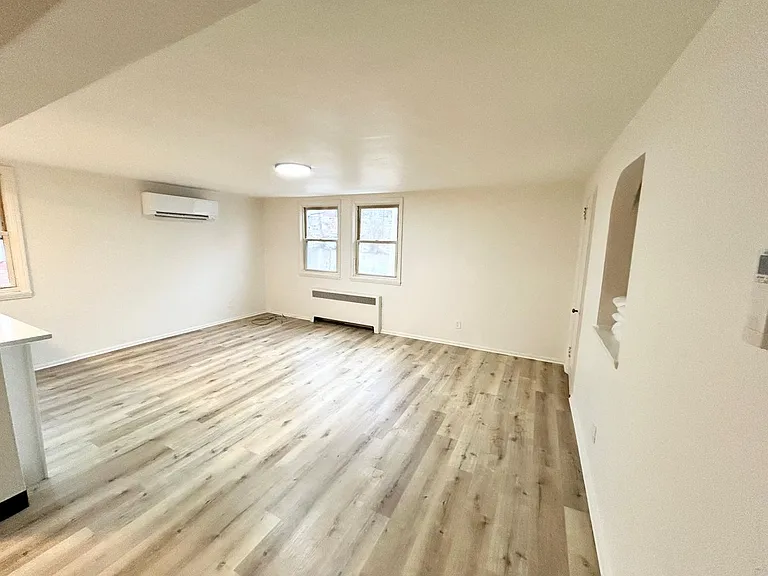 Charming 1, 2, and 3-Bedroom Townhomes in a Quiet Pittsburgh Neighborhood — Photo 87