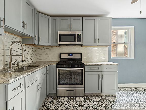 5th image of 2345 S Lawndale Ave #1