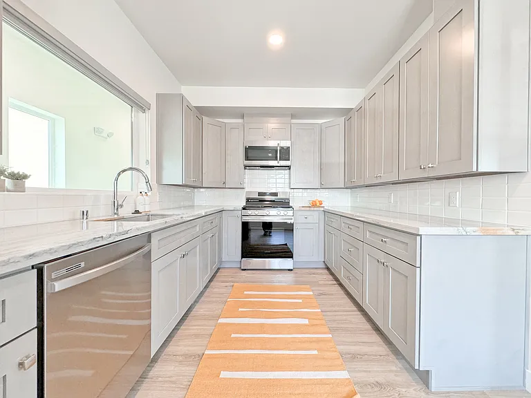 1743 Armacost Ave — Photo 24