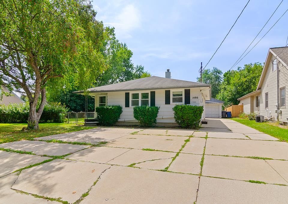 1st image of 1486 Hastings St