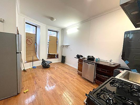 3rd image of 1077 Dean St Ste 4