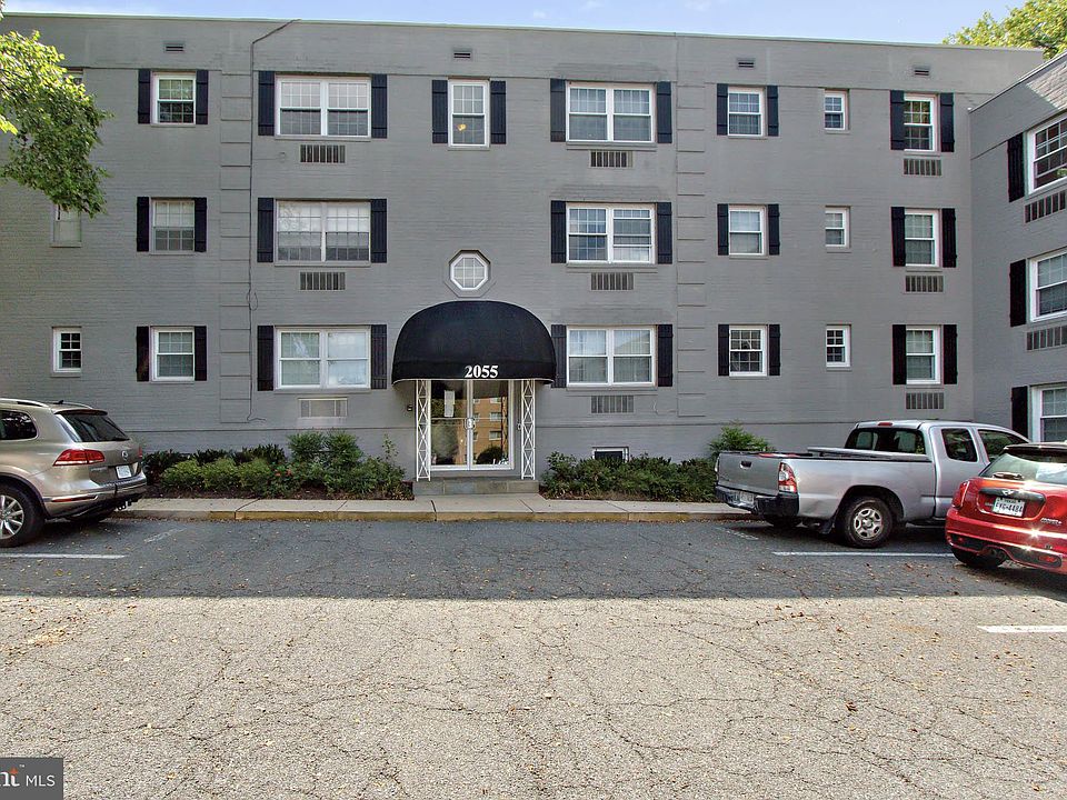 1st image of 2055 N Woodstock St APT 204