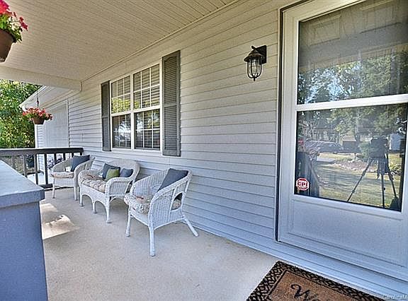 2nd image of 319 Meyer Ln