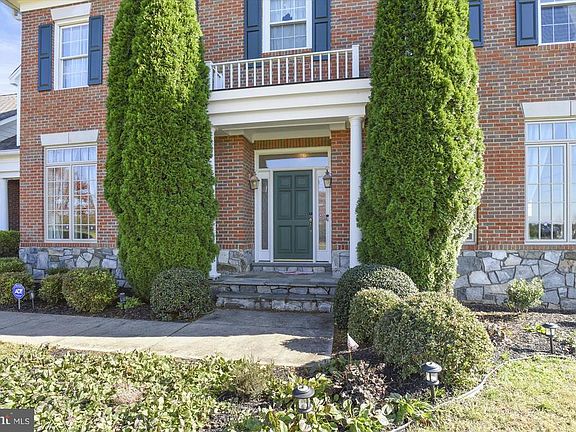 3rd image of 15750 Brookhill Ct