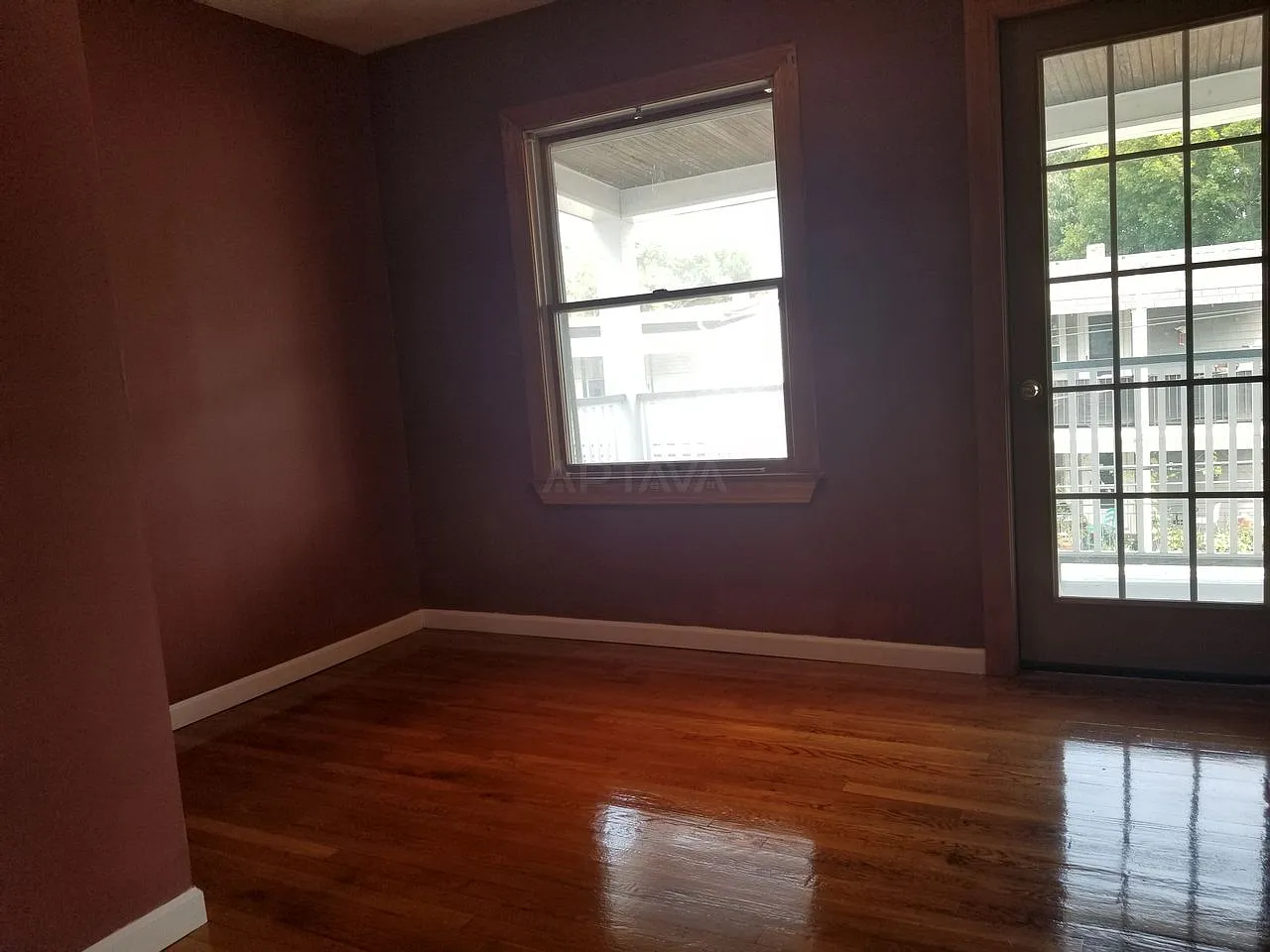 3 bed, 1200 sqft, $3,500 — Photo 4