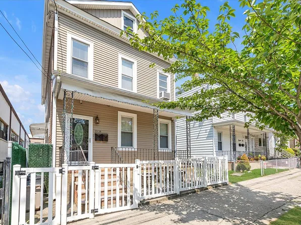 13-14 123rd St, College Point, NY 11356