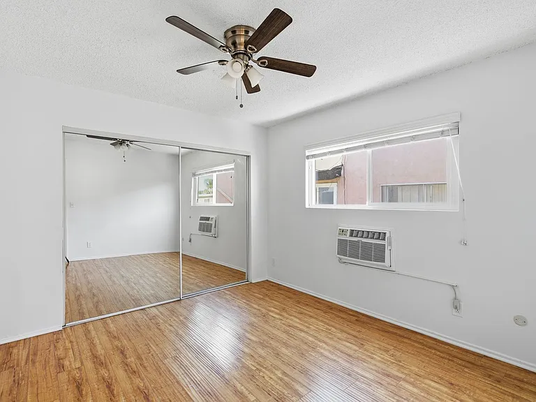 6640 Darby Ave — Photo 10