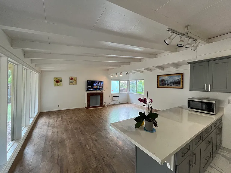 1181 Bacon Way — Photo 5