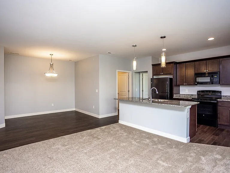 1583 McCleary Ln — Photo 2