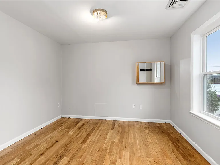 311 Page Ave — Photo 17