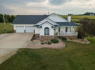22805 120th St, Parkersburg, IA 50665