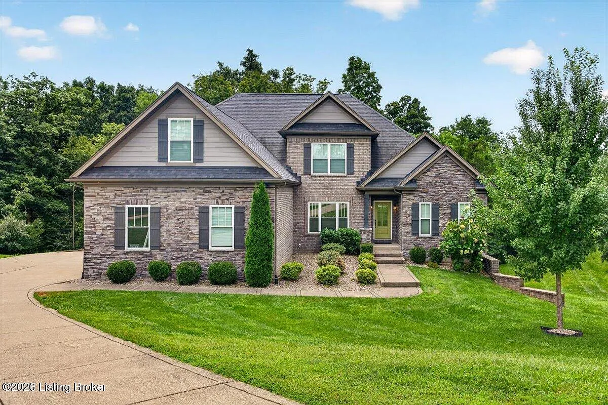 6 bed, 4.5 bath, 4000 sqft, $4,000 — Photo 1