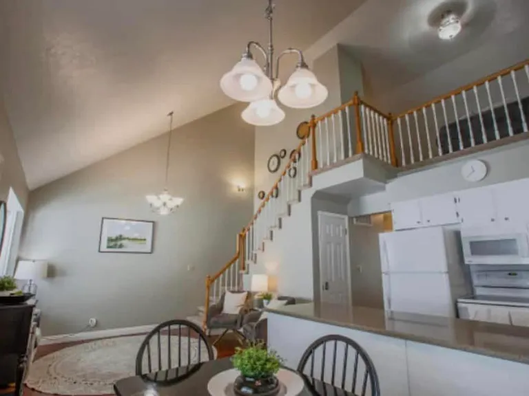 567 N 200 E #8 — Photo 8