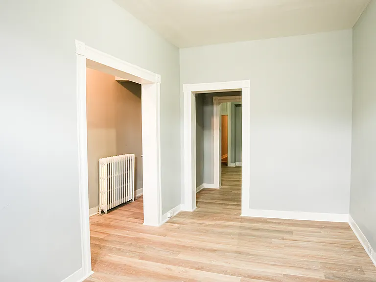 1908 N Fulton Ave — Photo 2