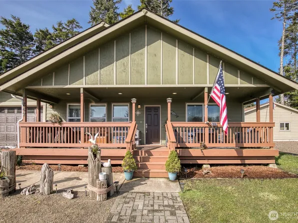 247 Fisher Avenue NE, Ocean Shores, WA 98569