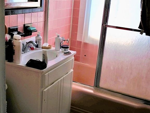 5th image of 3275 46th St APT 2
