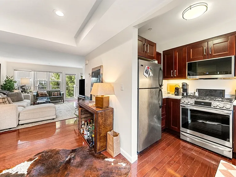 54 Crescent Ave #L — Photo 10