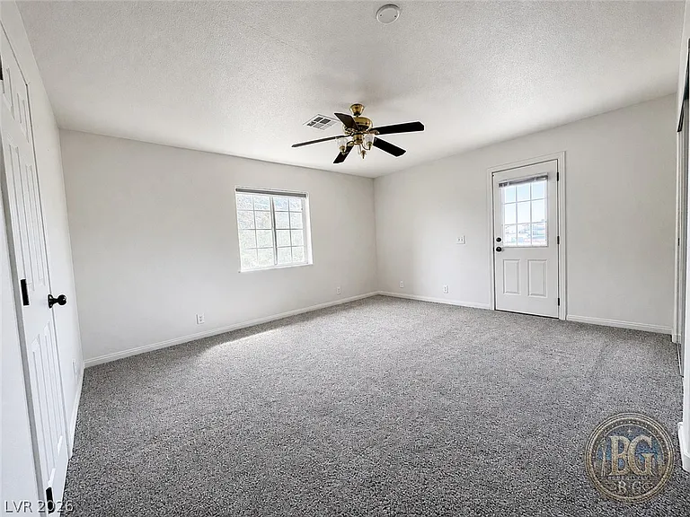 764 Benedict Dr — Photo 35