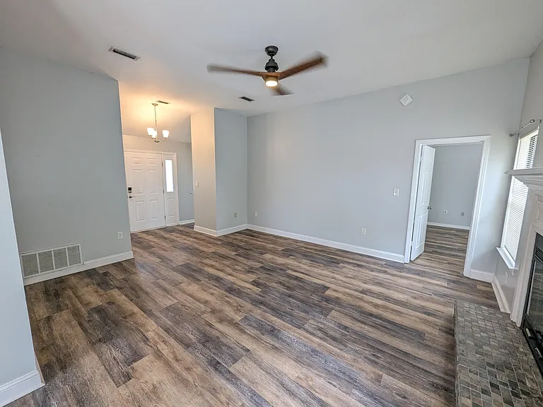 2236 Prytania Cir — Photo 4
