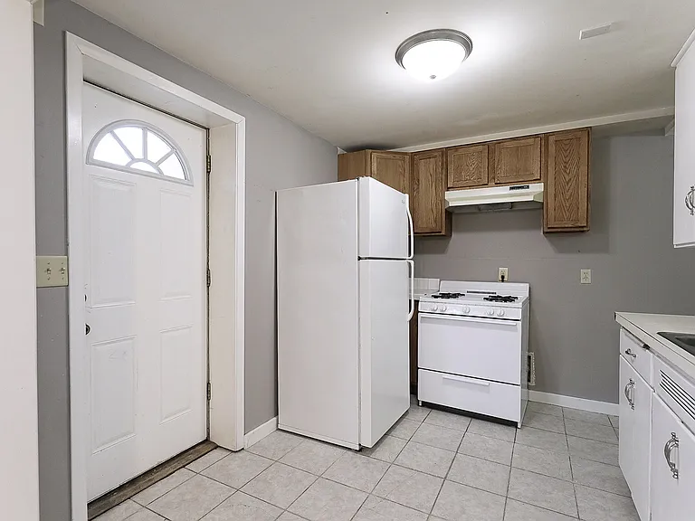 1745 E St #4 — Photo 3