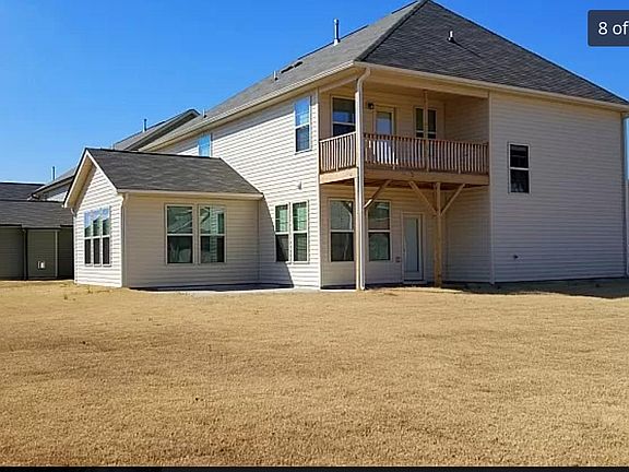Side yard/ Side Elevation