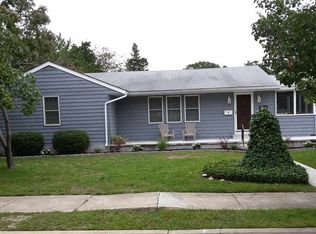 8 Colonial Ave, Cape May Court House, NJ 08210